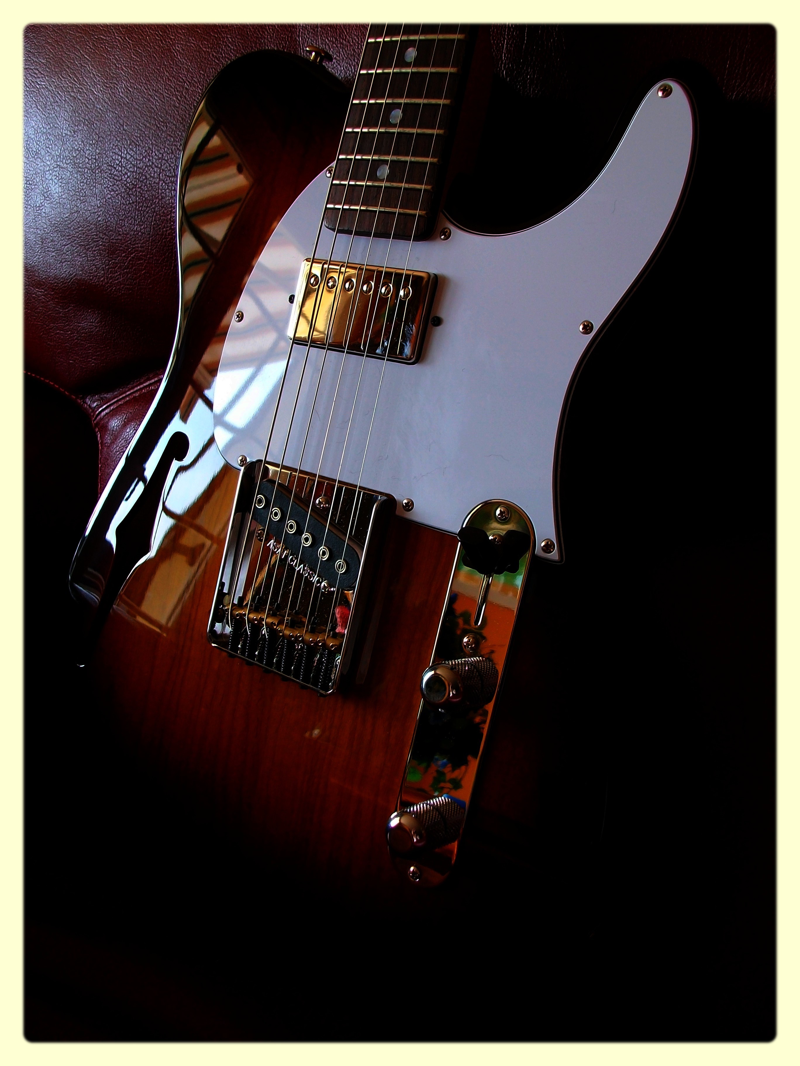 G&L ASAT Classic Bluesboy Semi-hollow