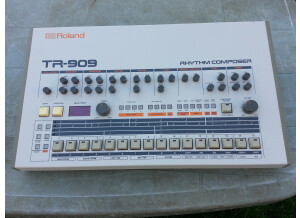 Roland TR-909 (68577)