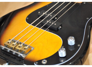 Hondo Precision Bass
