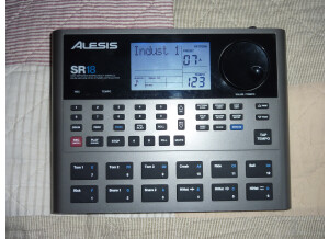 Alesis SR-18 (36254)