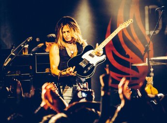 Doug Aldrich Stage Doug Aldrich Stage
