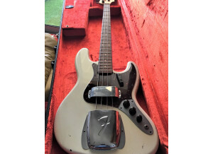 fender cust bas