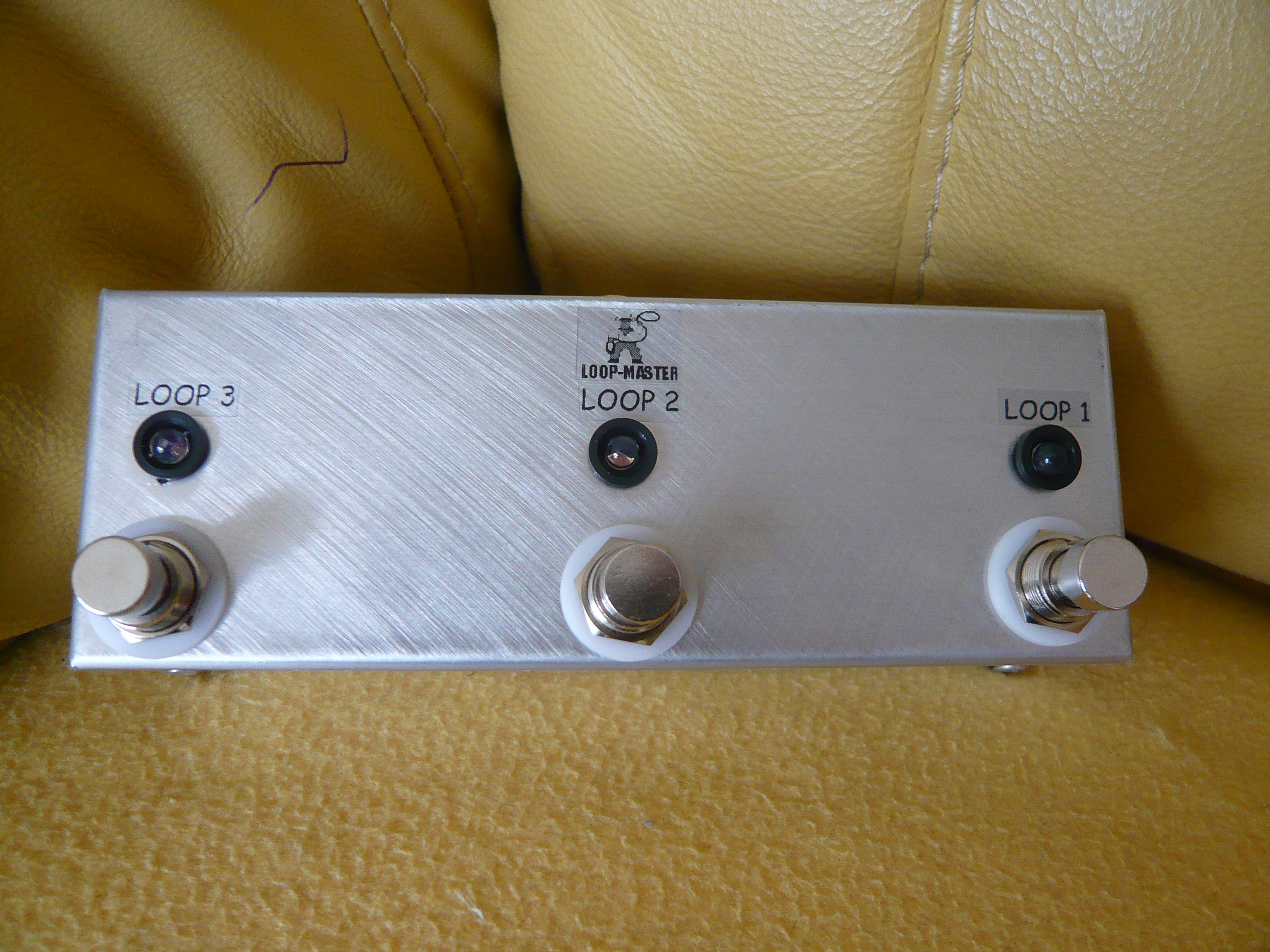 Loop Master 3-loop effect switcher