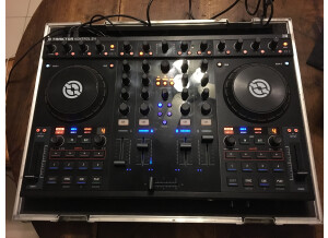 Native Instruments Traktor Kontrol S4 (94592)