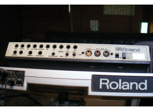 Roland TR-707 (27624)
