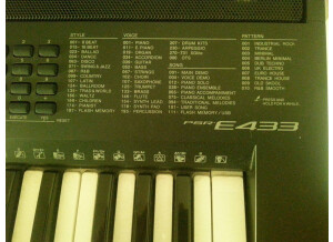 Yamaha PSR-E433 (82627)