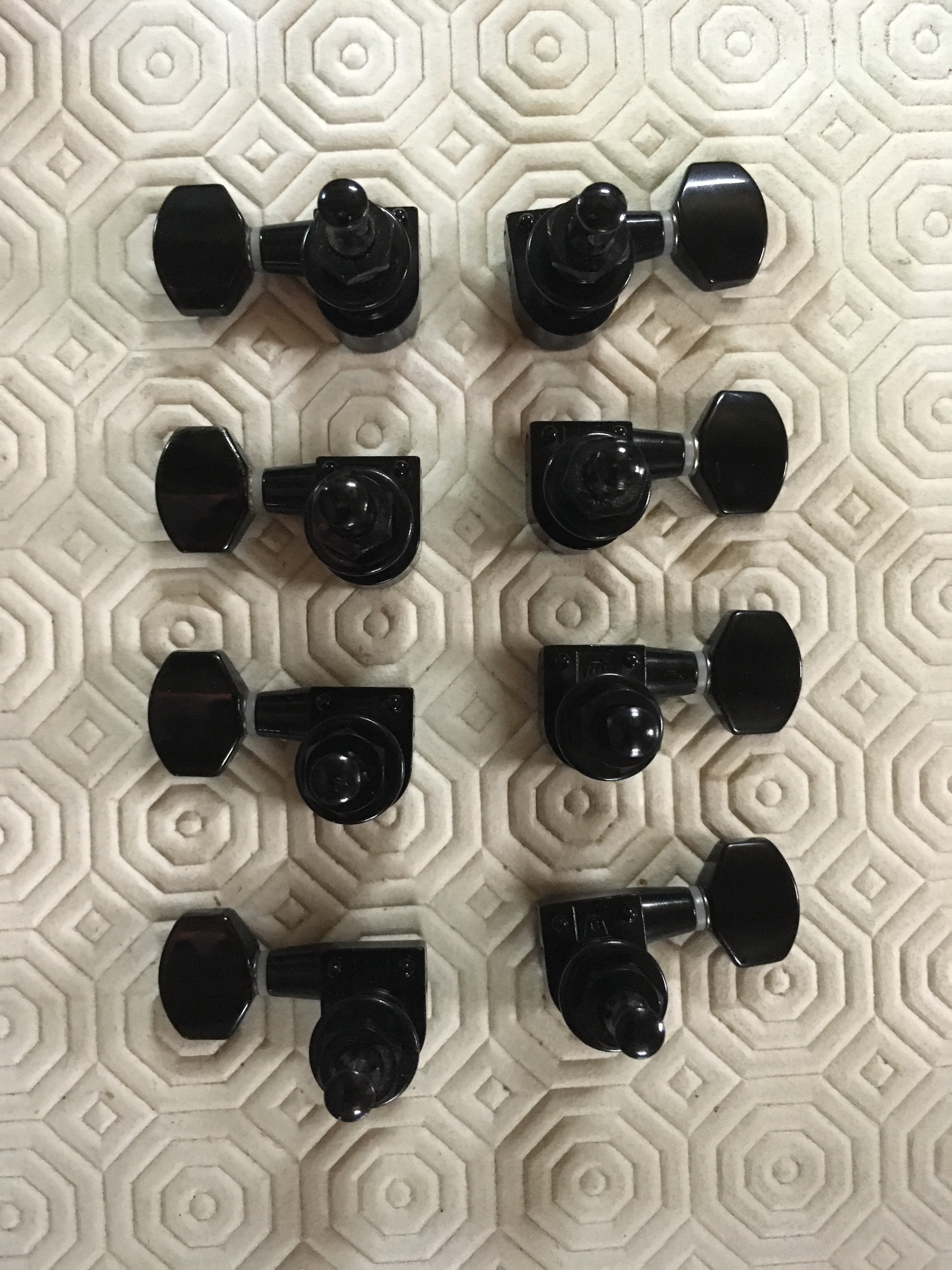 Vend mécaniques Ibanez 4X4 noires