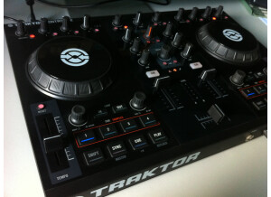 Native Instruments Traktor Kontrol S2 (96729)