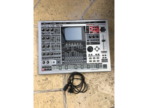 Roland MC-909 Sampling Groovebox (32007)