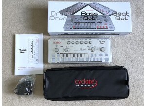 Cyclone Analogic Bass Bot TT-303 (66500)