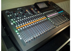 Behringer X32 Compact (48510)