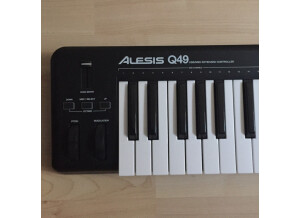 Alesis Q49 (10372)