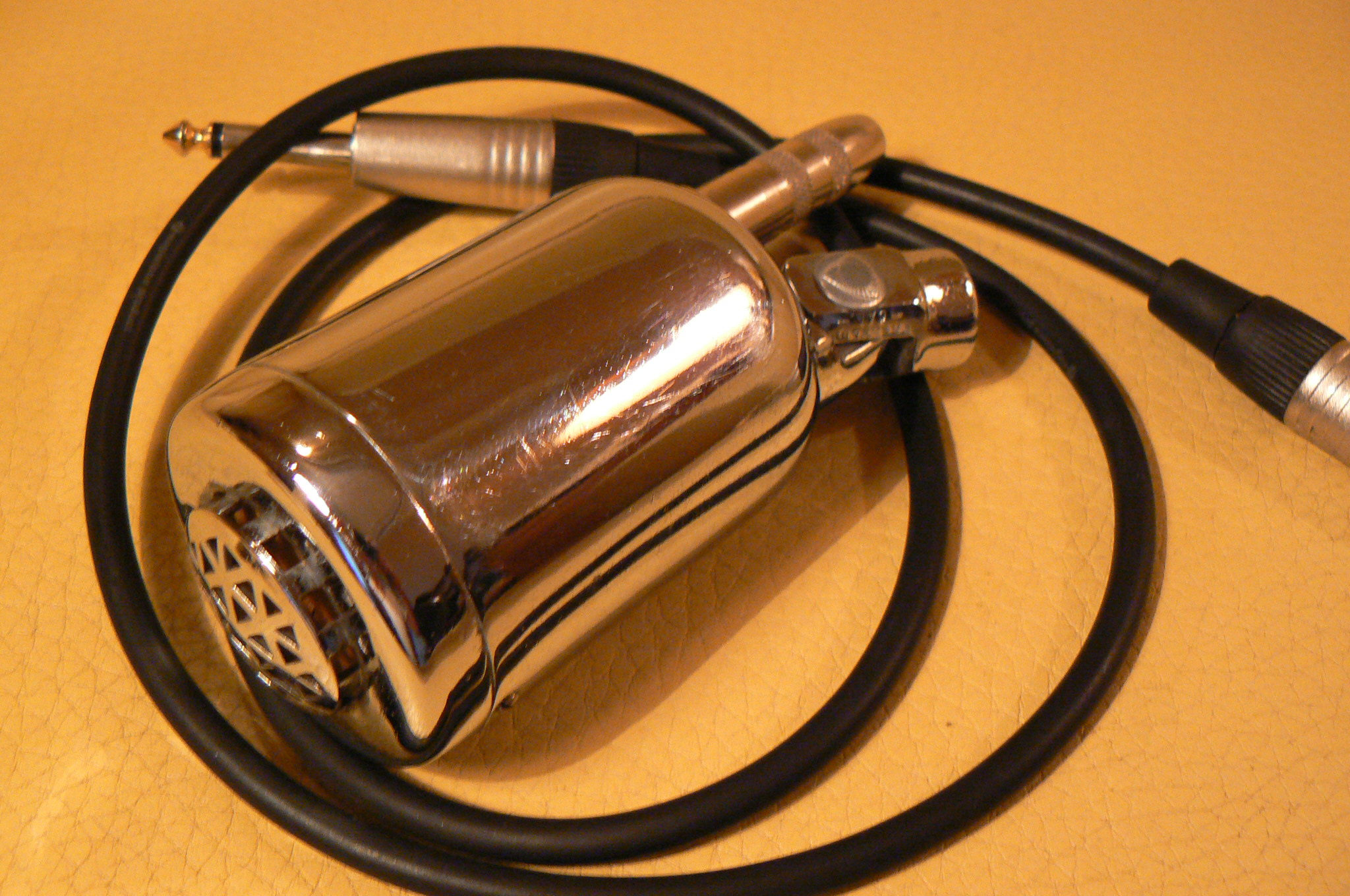 Microphone American D-8-T années 1940