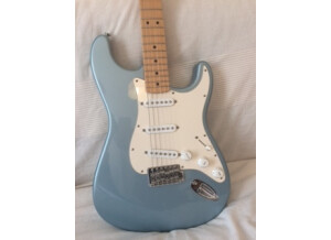 Fender Standard Stratocaster [2009-Current] (57852)