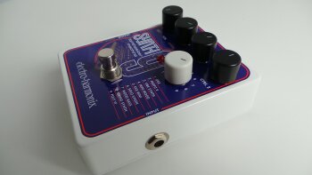 Electro-Harmonix Synth9 Synthesizer Machine : Electro-Harmonix Synth9 Synthesizer Machine (45792) Electro-Harmonix Synth9 Synthesizer Machine : Electro-Harmonix Synth9 Synthesizer Machine (45792)