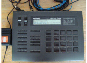 Roland R-8 (59049)