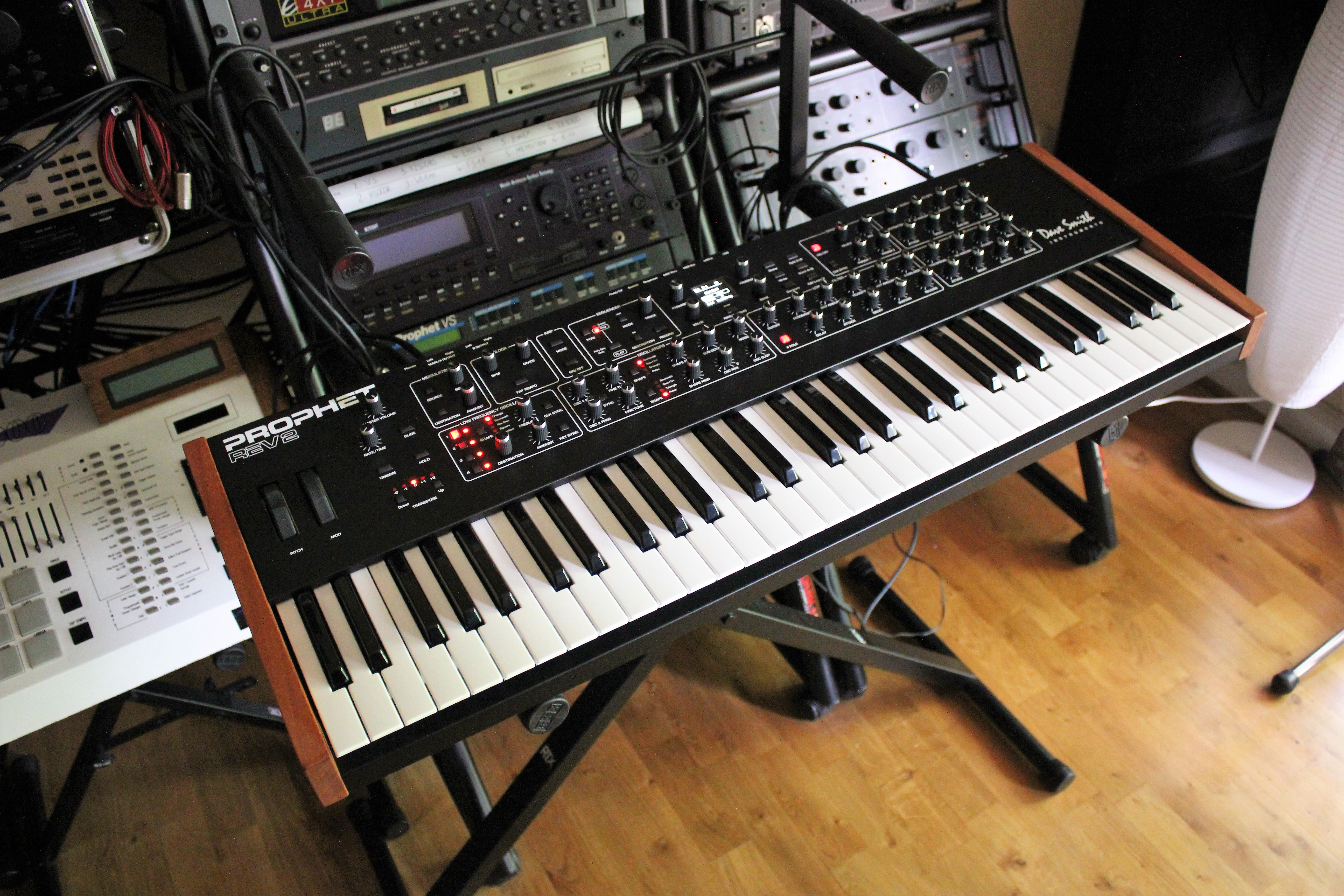 Dave Smith Instruments Prophet Rev2 : Prophet Rev2 2tof 001.JPG