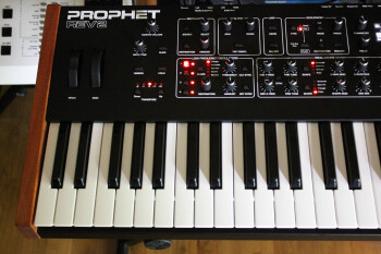 Dave Smith Instruments Prophet Rev2 : Prophet Rev2 2tof 004.JPG