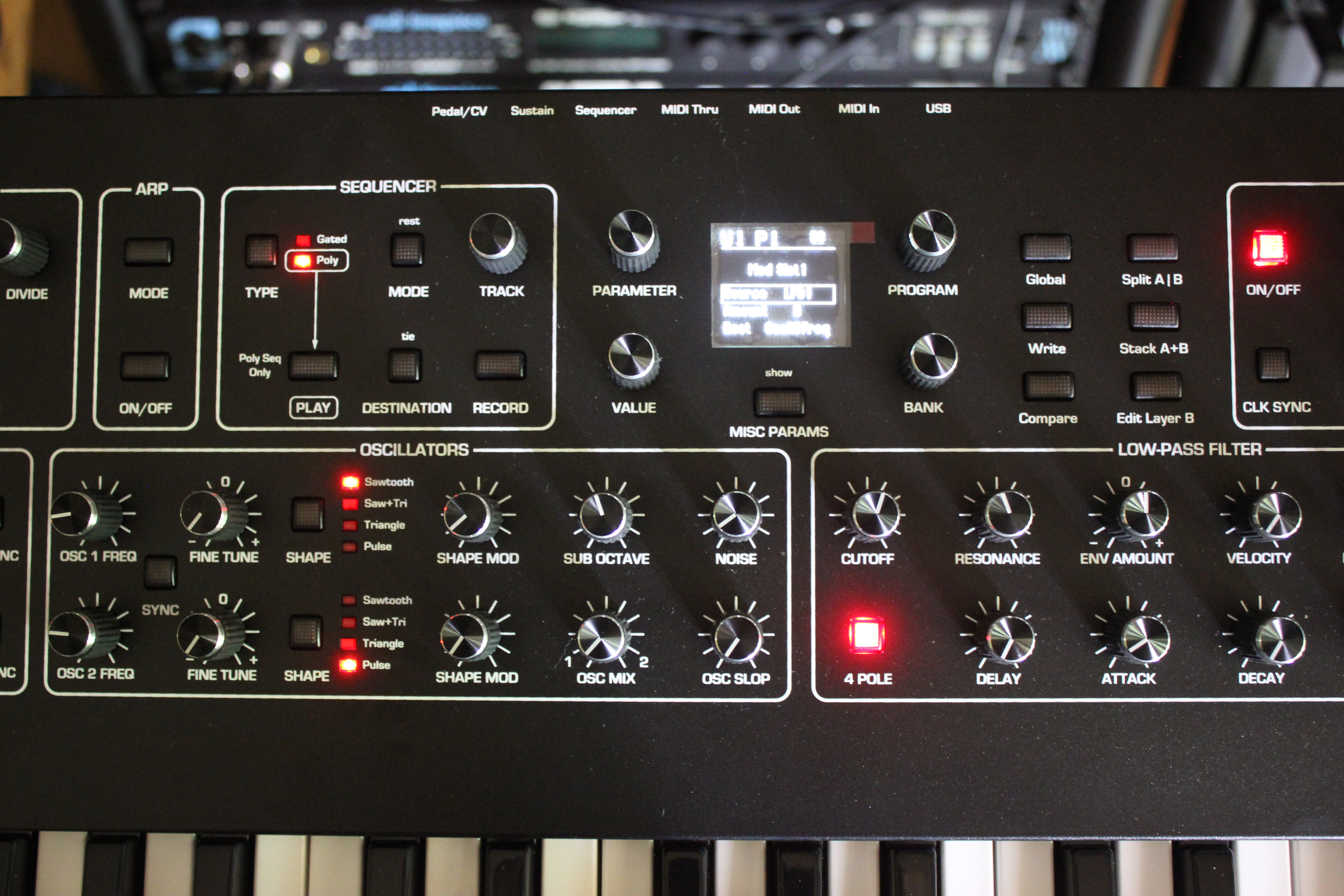 Dave Smith Instruments Prophet Rev2 : Prophet Rev2 2tof 008.JPG