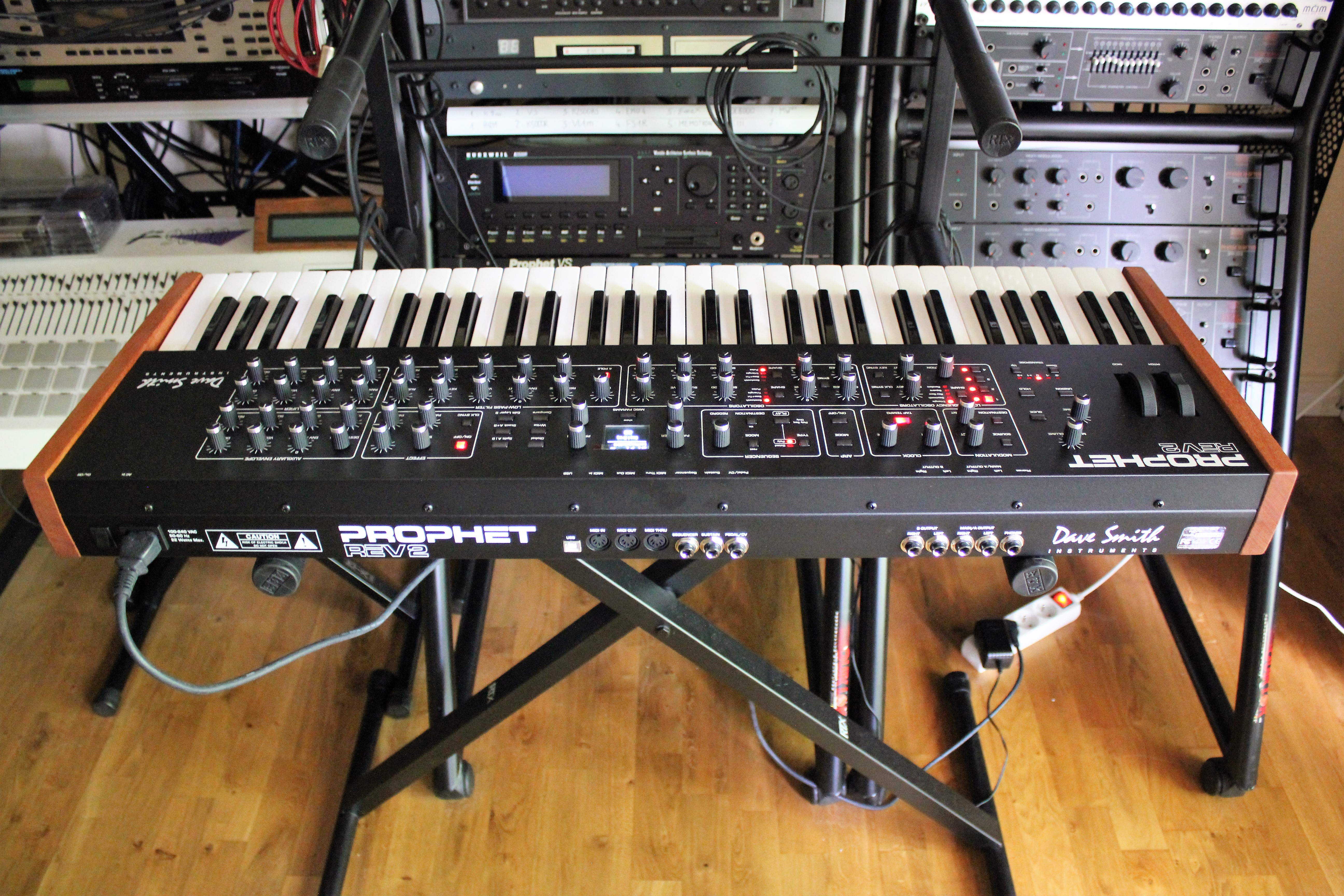 Dave Smith Instruments Prophet Rev2 : Prophet Rev2 2tof 011.JPG