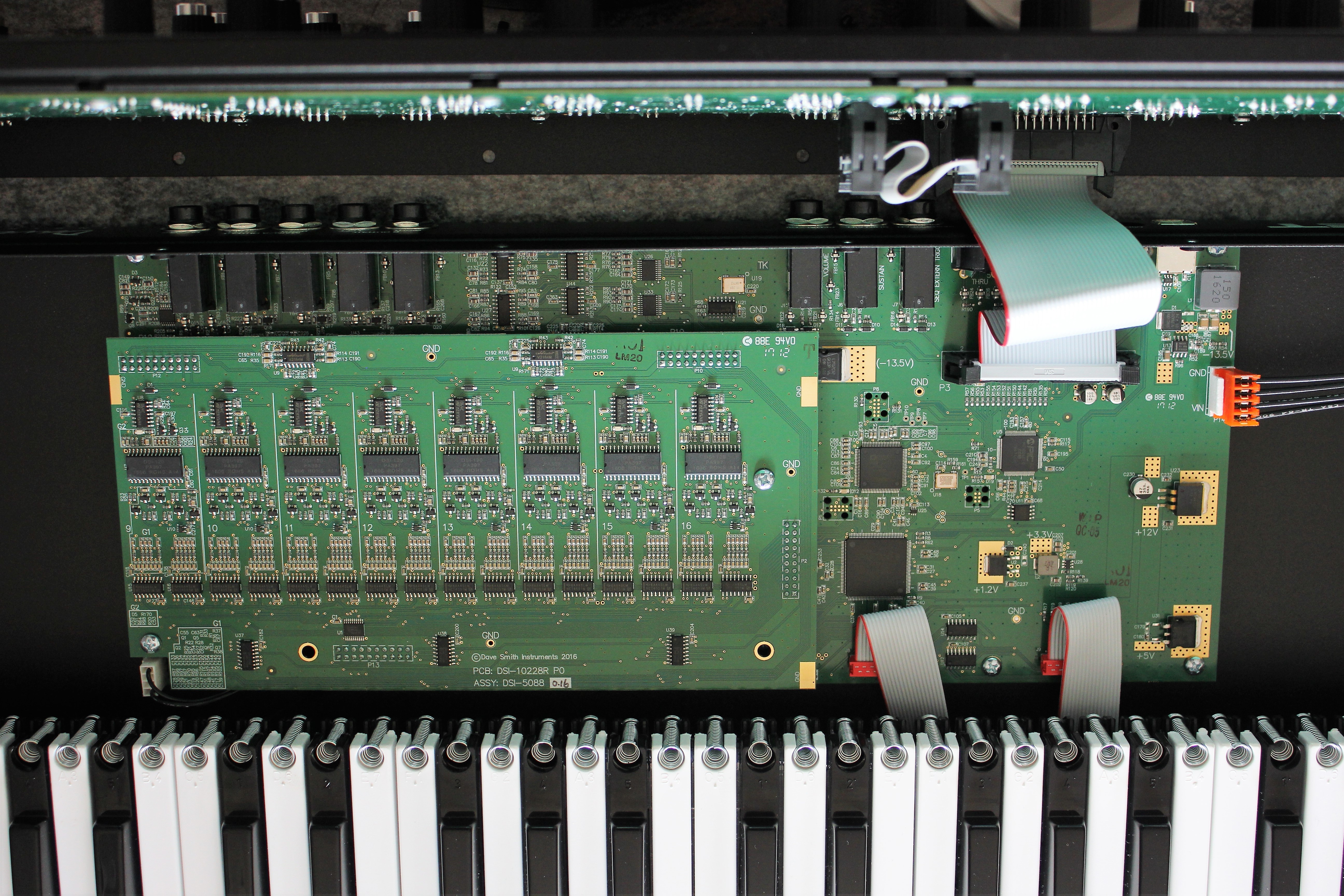 Dave Smith Instruments Prophet Rev2 : Prophet Rev2 2tof 017.JPG