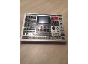 Roland MC-909 Sampling Groovebox (96689)