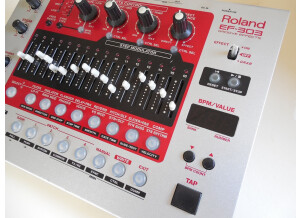 Roland EF-303 (59507)