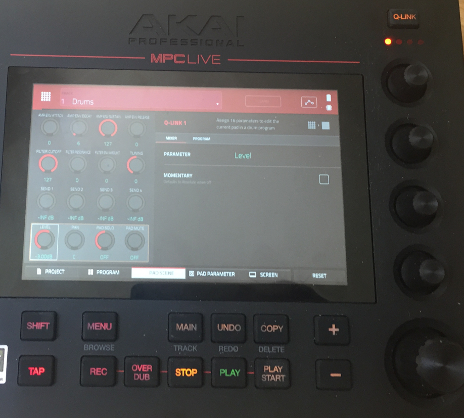 Akai MPC Live : q link