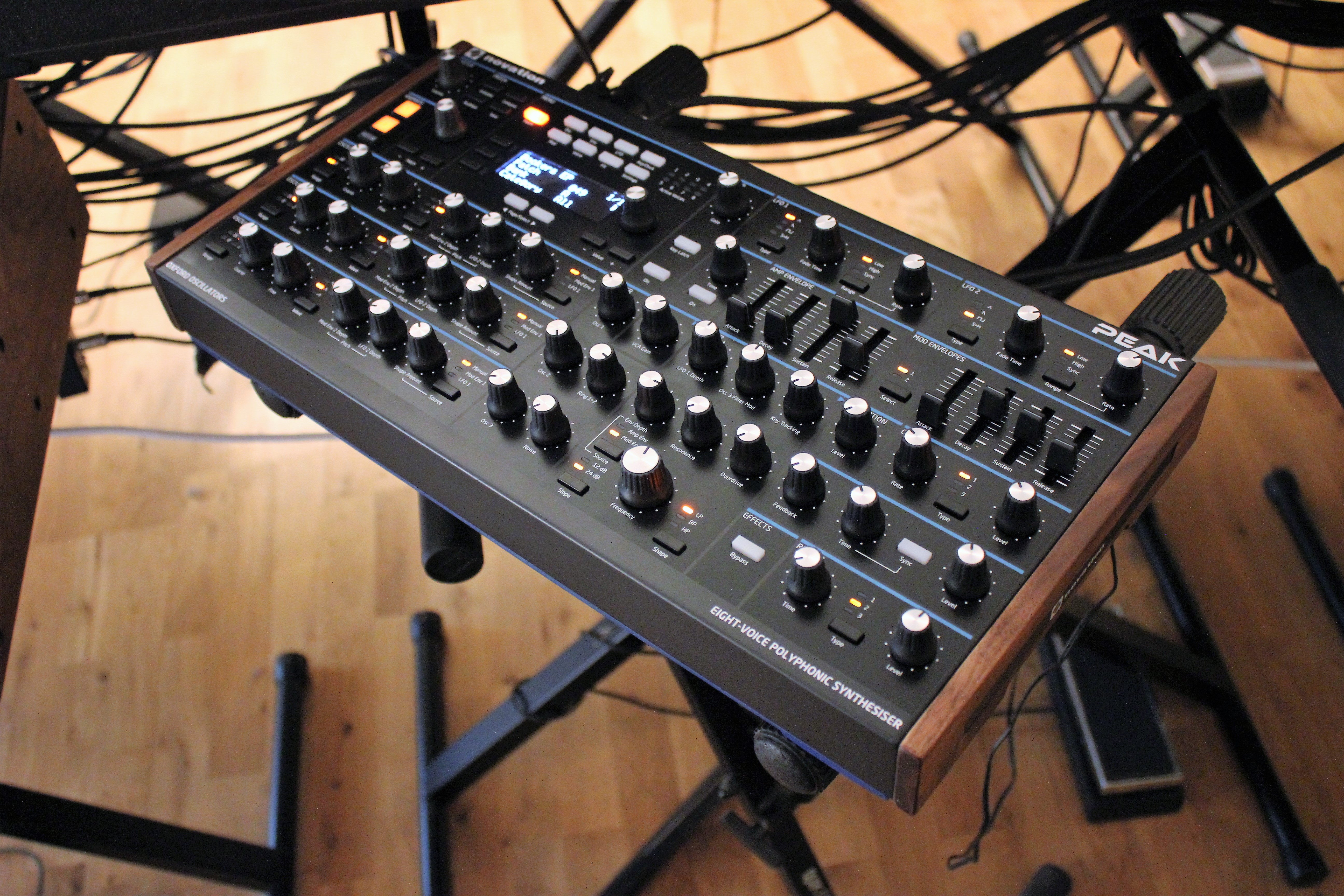 Novation Peak : Peak 2tof 003.JPG