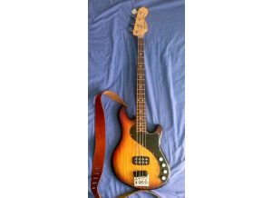 Fender American Deluxe Dimension Bass IV (7830)