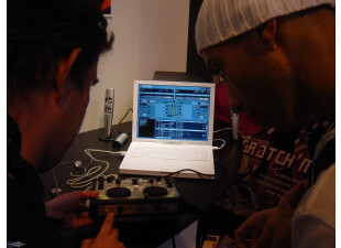Mais aussi les interface audio Hercules, sorties tout récemment sur Mac. Ici la DJ Console...