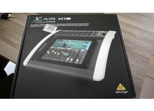 Behringer X18 (42065)