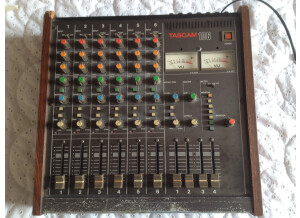 Tascam M-106 (38427)