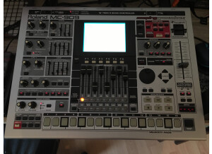 Roland MC-909 Sampling Groovebox (72744)