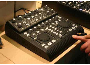 Behringer B-Control Deejay BCD3000 (31989)
