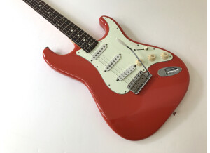 Fender FSR Classic '60s Stratocaster Fiesta Red
