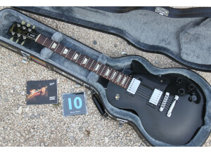Gibson Les Paul Studio - Ebony w/ Chrome Hardware (76757)