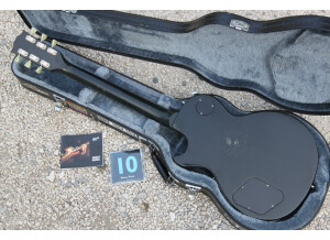 Gibson Les Paul Studio - Ebony w/ Chrome Hardware (3023)