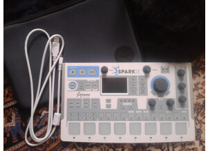 Arturia SparkLE Creative Drum Machine (86798)