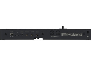 Roland D-05 (97591)