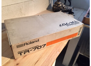 Roland TR-707 (46045)