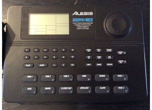 Alesis SR-16 (57654)
