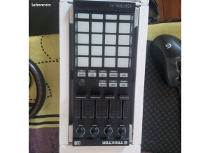 Native Instruments Traktor Kontrol F1 (88742)