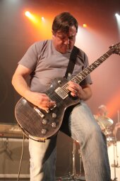 Tim Sult Onstage PRS 2.JPG Tim Sult Onstage PRS 2.JPG