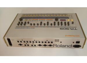 Roland TR-909 (95406)