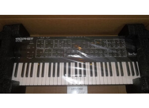 Dave Smith Instruments Prophet Rev2 (99994)
