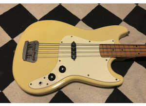 Squier Affinity Bronco Bass (27611)