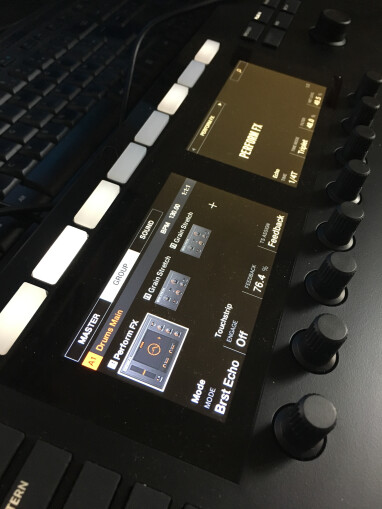 Native Instruments Komplete Kontrol S49 mk2 : screens