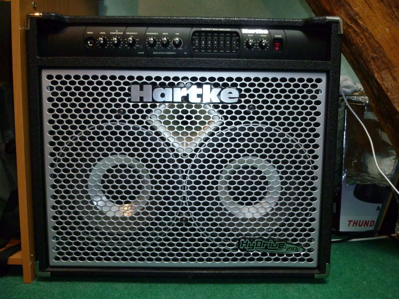 Hartke HyDrive 210C