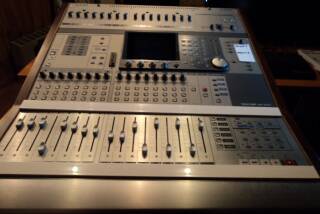 Tascam DM-3200